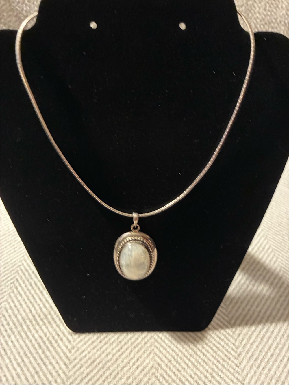 Silver Moonstone Pendant Necklace - Elegant Women's Jewelry